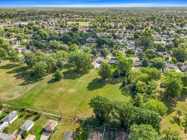 3158 Lafayette Drive, Trenton, MI 48183