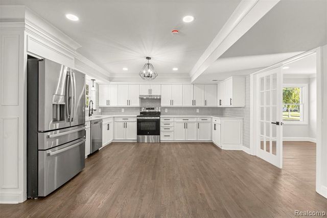 3158 Lafayette Drive, Trenton, MI 48183