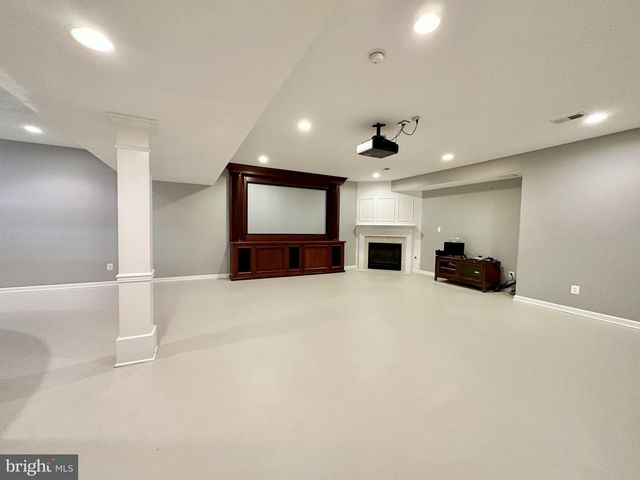 41 MAIDENHEAD RD, Princeton, NJ 08540