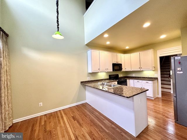 41 MAIDENHEAD RD, Princeton, NJ 08540
