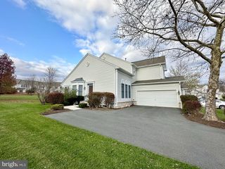 41 MAIDENHEAD RD, Princeton, NJ 08540