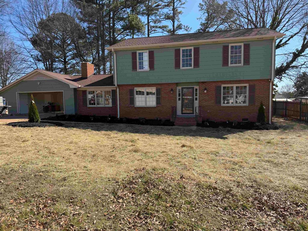 106 Forestdale Drive, Boiling Springs, SC 29316