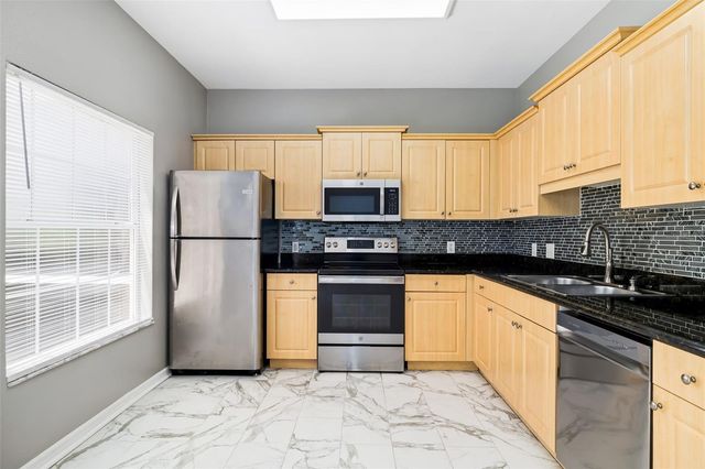 7653 PLANTATION CIRCLE, Bradenton, FL 34201