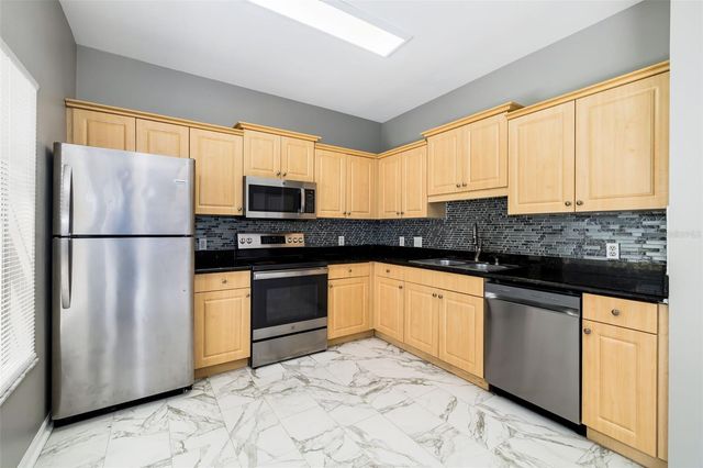 7653 PLANTATION CIRCLE, Bradenton, FL 34201