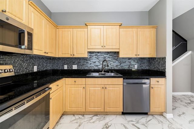 7653 PLANTATION CIRCLE, Bradenton, FL 34201