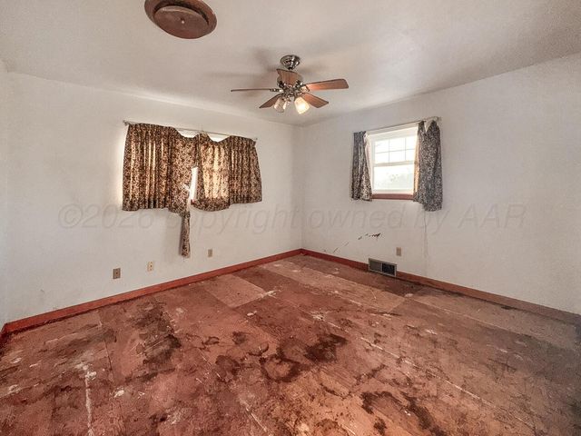 1901 N Faulkner Street, Pampa, TX 79065