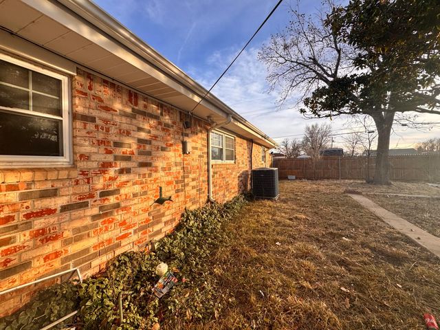 1901 N Faulkner Street, Pampa, TX 79065