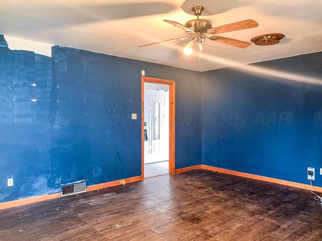 1901 N Faulkner Street, Pampa, TX 79065