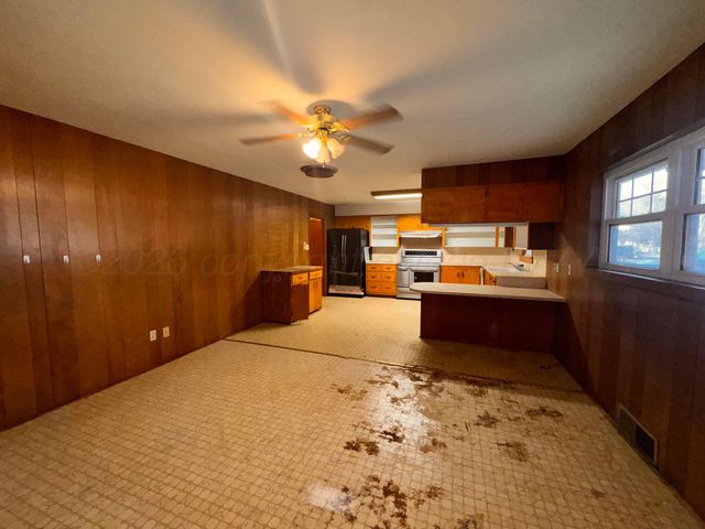 1901 N Faulkner Street, Pampa, TX 79065