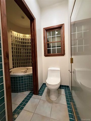 1143 Brewster Road, Rochester, MI 48306