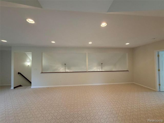 1143 Brewster Road, Rochester, MI 48306