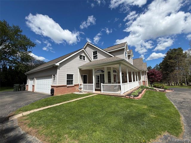 1143 Brewster Road, Rochester, MI 48306