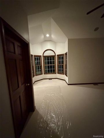 1143 Brewster Road, Rochester, MI 48306