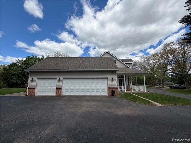 1143 Brewster Road, Rochester, MI 48306