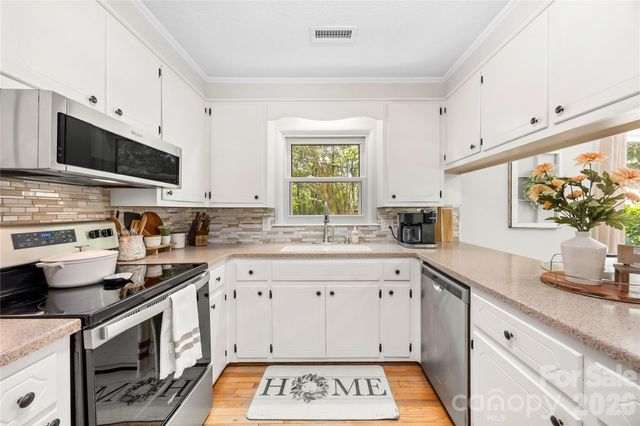 184 Hillsdale Lane, Taylorsville, NC 28681