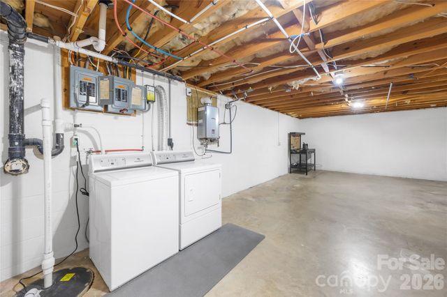 184 Hillsdale Lane, Taylorsville, NC 28681