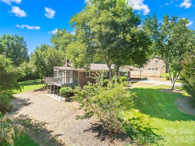 184 Hillsdale Lane, Taylorsville, NC 28681