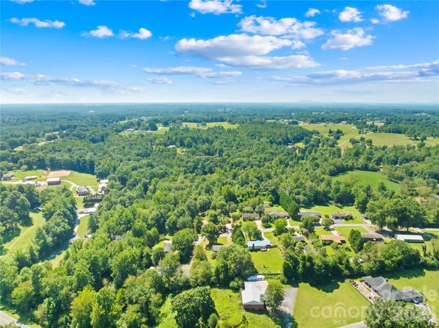 184 Hillsdale Lane, Taylorsville, NC 28681