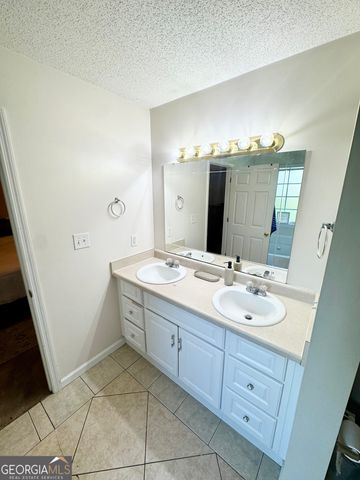 325 Overland Way, Gray, GA 31032