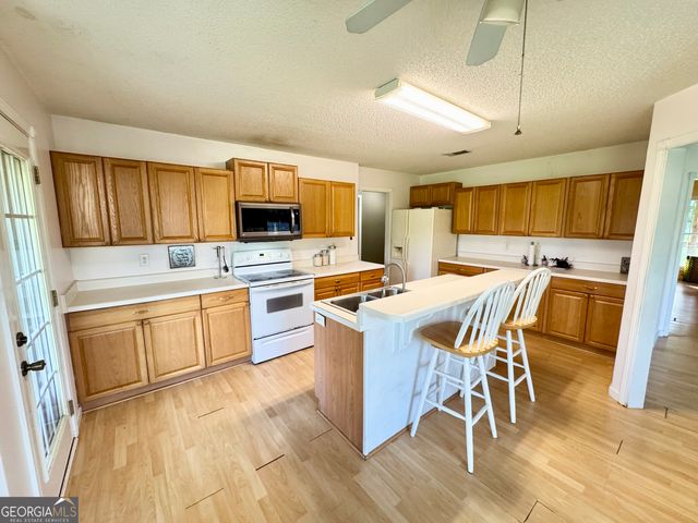 325 Overland Way, Gray, GA 31032