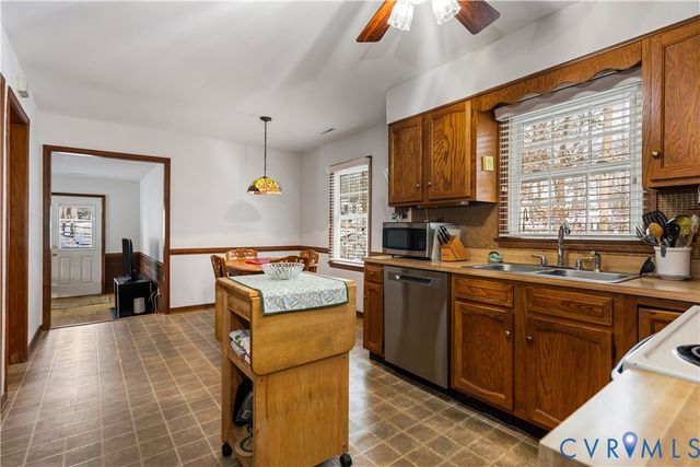 351 Walton Park Rd, Midlothian, VA 23114