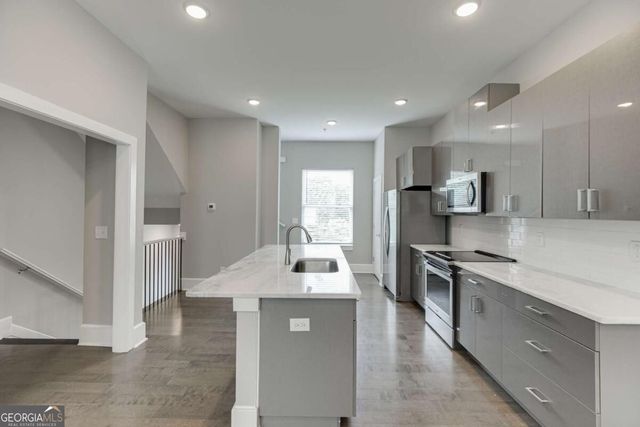 456 Parkway Drive NE 6, Atlanta, GA 30308
