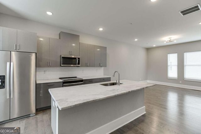 456 Parkway Drive NE 6, Atlanta, GA 30308