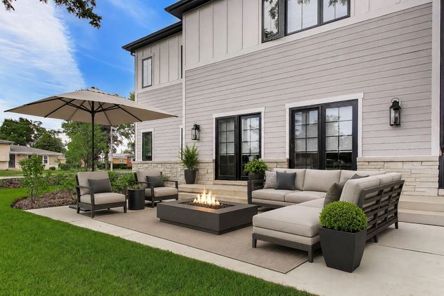 7300 Ponto Court, Morton Grove, IL 60053