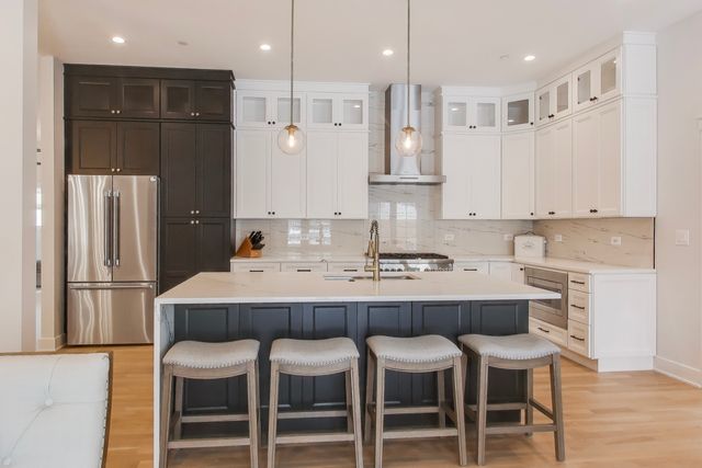 7300 Ponto Court, Morton Grove, IL 60053