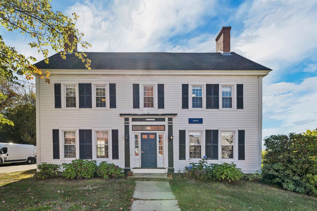 79 South Main Street, Wolfeboro, NH 03894