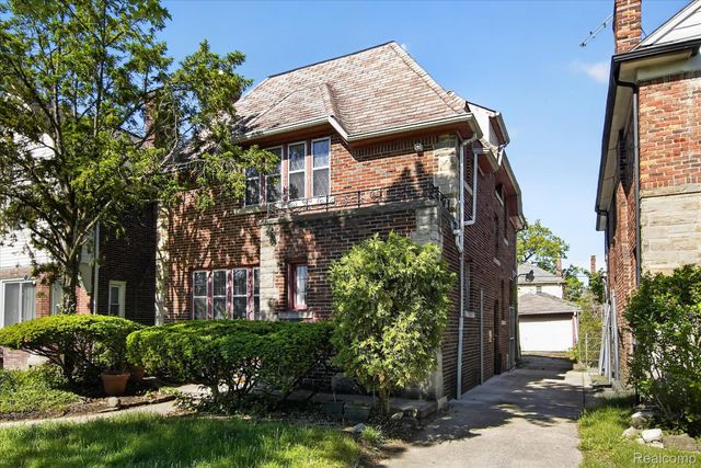 17509 Santa Barbara Drive, Detroit, MI 48221