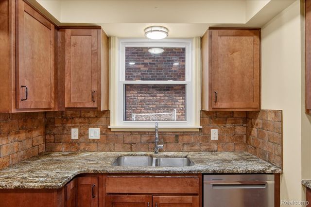 17509 Santa Barbara Drive, Detroit, MI 48221