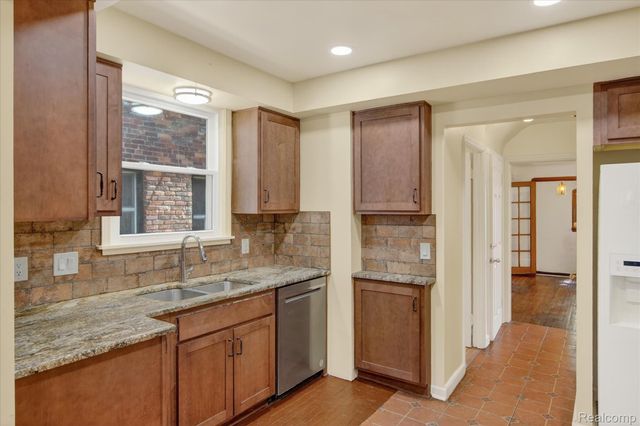 17509 Santa Barbara Drive, Detroit, MI 48221