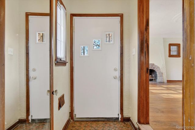 17509 Santa Barbara Drive, Detroit, MI 48221