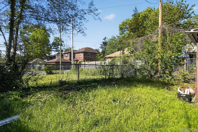 17509 Santa Barbara Drive, Detroit, MI 48221