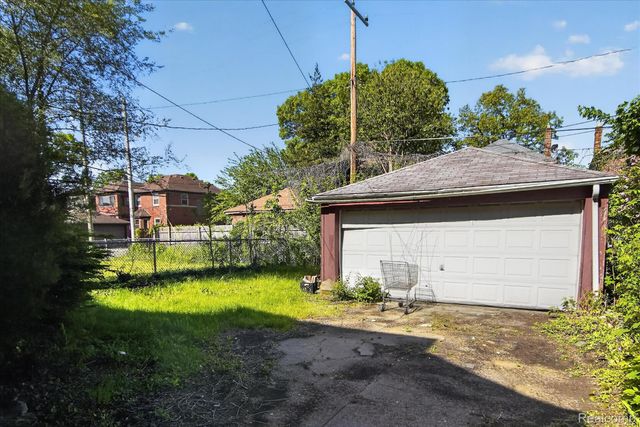 17509 Santa Barbara Drive, Detroit, MI 48221