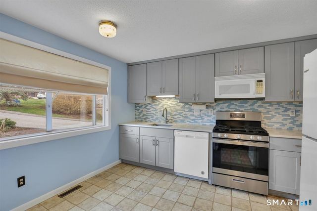 108 Skyview Drive 108, Cromwell, CT 06416