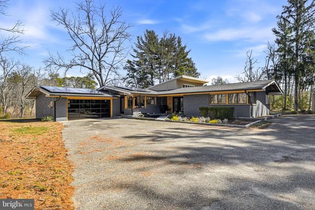 1528 E MALAGA RD, Williamstown, NJ 08094