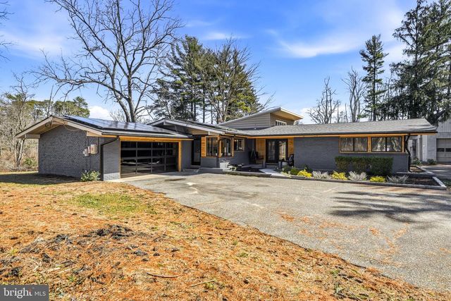 1528 E MALAGA RD, Williamstown, NJ 08094