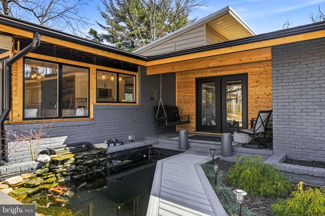 1528 E MALAGA RD, Williamstown, NJ 08094