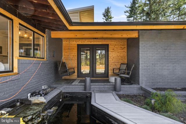 1528 E MALAGA RD, Williamstown, NJ 08094