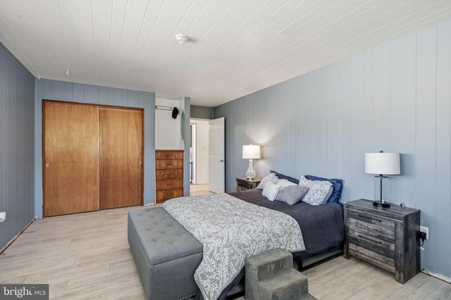 1528 E MALAGA RD, Williamstown, NJ 08094