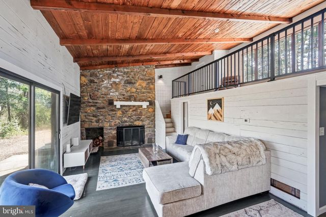 1528 E MALAGA RD, Williamstown, NJ 08094