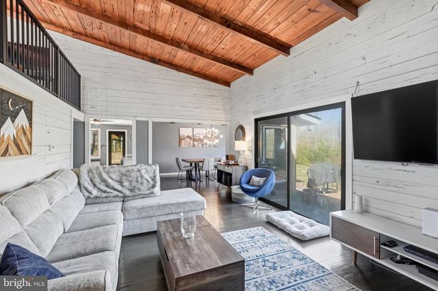 1528 E MALAGA RD, Williamstown, NJ 08094