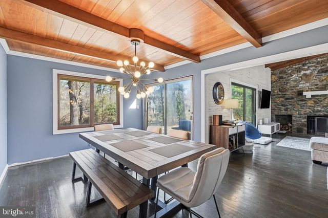 1528 E MALAGA RD, Williamstown, NJ 08094