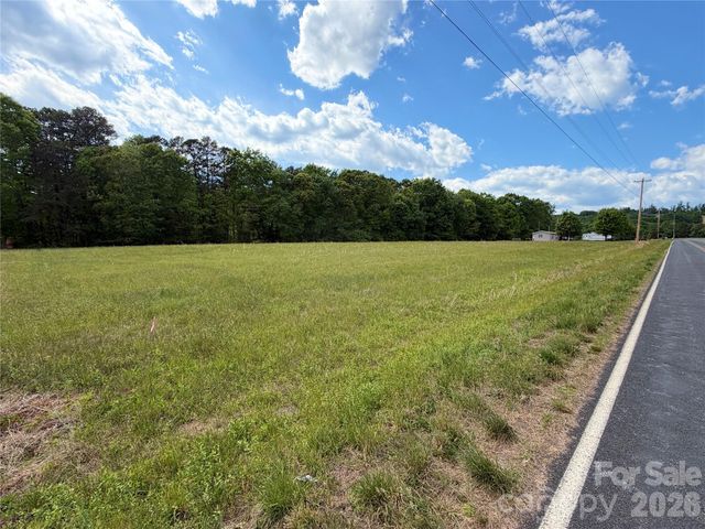 1283 Pisgah Road, Hiddenite, NC 28636