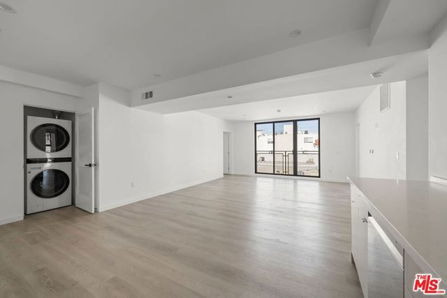 3755 S Canfield Avenue 401, Los Angeles, CA 90034