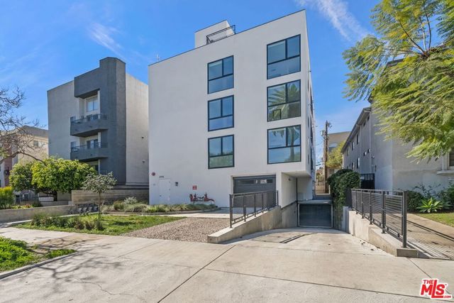 3755 S Canfield Avenue 401, Los Angeles, CA 90034