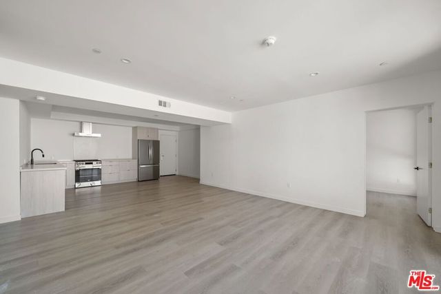 3755 S Canfield Avenue 401, Los Angeles, CA 90034