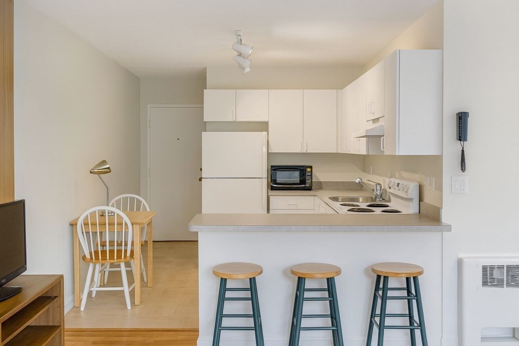 200 Swanton St 708, Winchester, MA 01890